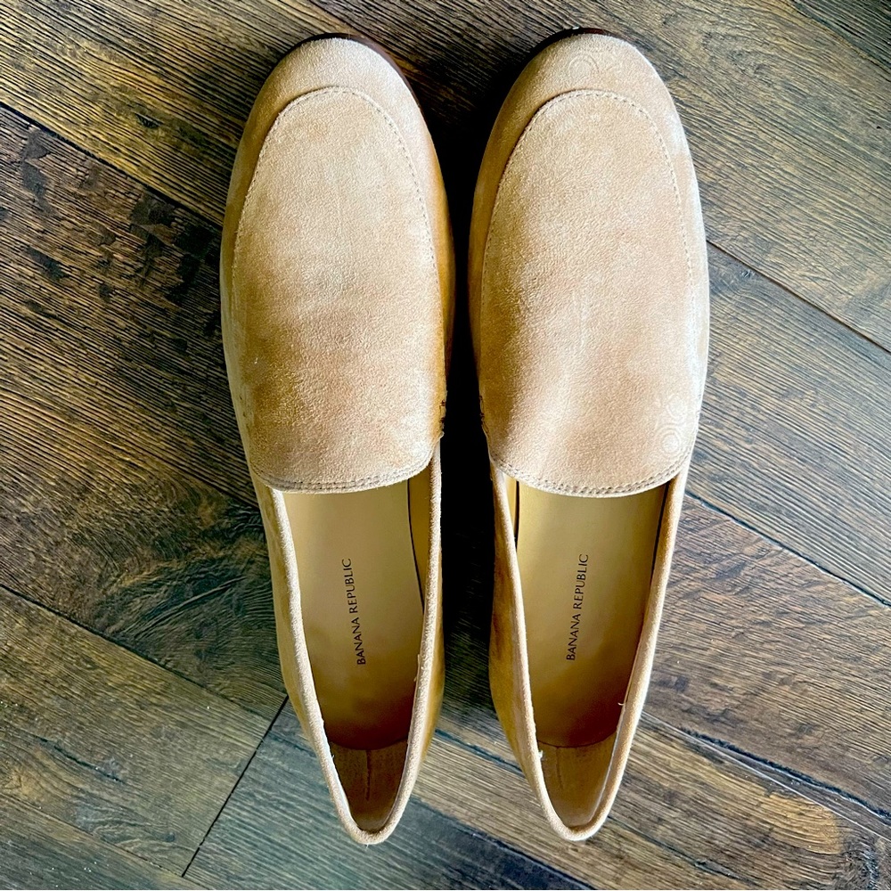 Banana Republic Tan Suede Loafers